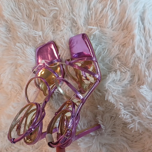 Guess WASBIE Metallic Pink Strappy Sexy High Heels NEW SZ 8.5M - Picture 5 of 13
